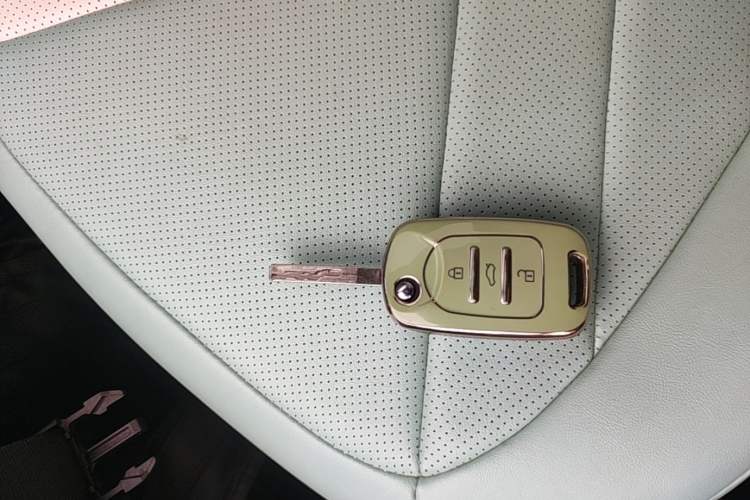 Used Wuling Hongguang MINIEV 2022 Macaron Premium Model – Lithium Iron Phosphate Vehicle Key