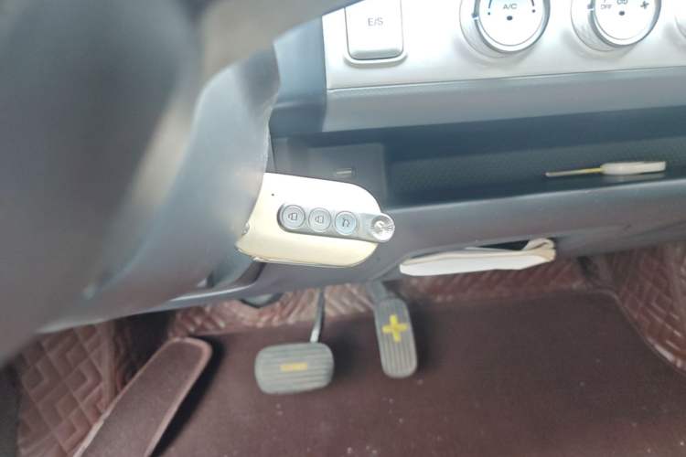 Used Wuling Hongguang MINIEV 2022 GAMEBOY 300km Enthusiast Model with Lithium Iron Phosphate Vehicle Key
