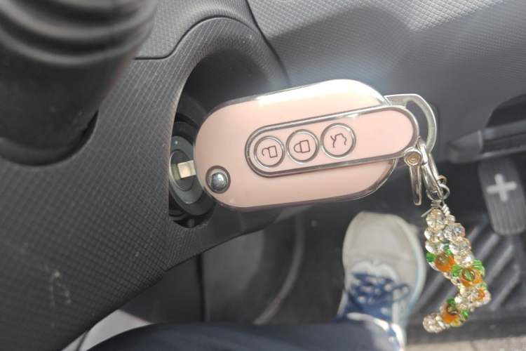 Used Wuling Hongguang MINIEV 2022 Macaron Fashion Model Lithium Iron Phosphate Vehicle Key