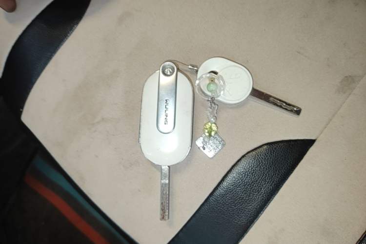 Used Wuling Hongguang MINIEV 2022 Macaron Premium Model – Lithium Iron Phosphate Vehicle Key