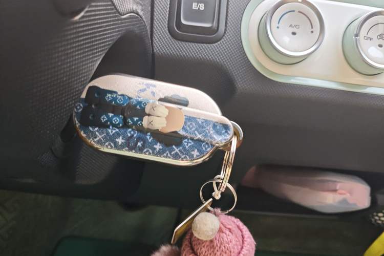 Used Wuling Hongguang MINIEV 2022 Macaron Premium Model – Lithium Ternary Battery Vehicle Key