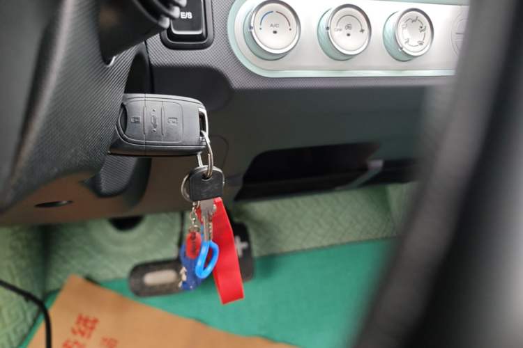 Used Wuling Hongguang MINIEV 2022 Macaron Premium Model – Lithium Iron Phosphate Vehicle Key