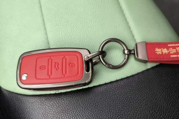 Used Wuling Hongguang MINIEV 2022 Macaron Premium Model – Lithium Iron Phosphate Vehicle Key