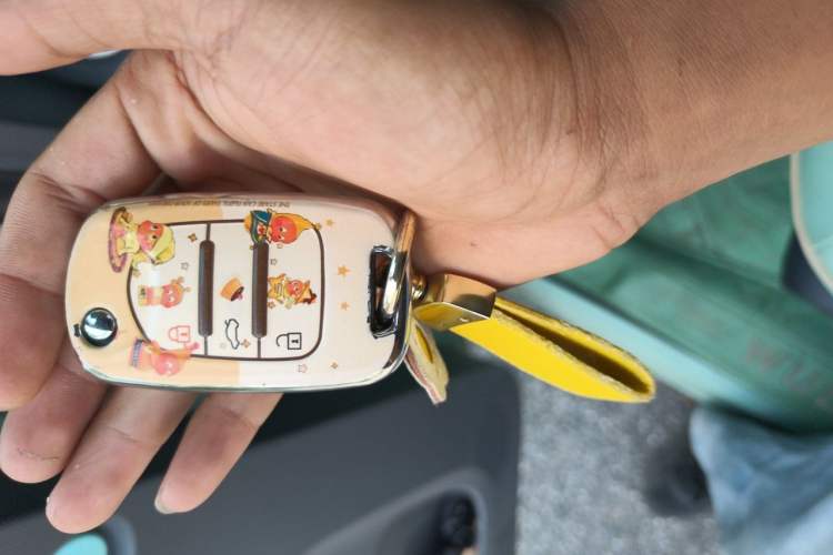 Used Wuling Hongguang MINIEV 2022 Macaron Premium Model – Lithium Iron Phosphate Vehicle Key