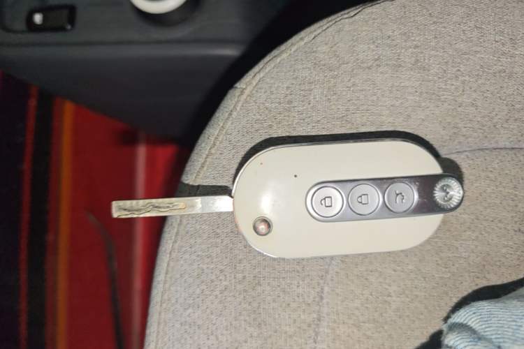 Used Wuling Hongguang MINIEV 2022 Macaron Premium Model – Lithium Iron Phosphate Vehicle Key