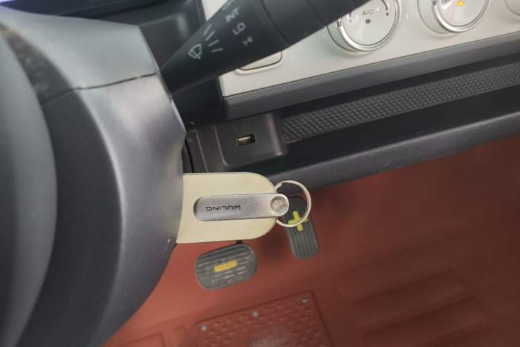 Used Wuling Hongguang MINIEV 2022 GAMEBOY 200km Gaming Edition with Lithium Iron Phosphate Vehicle Key