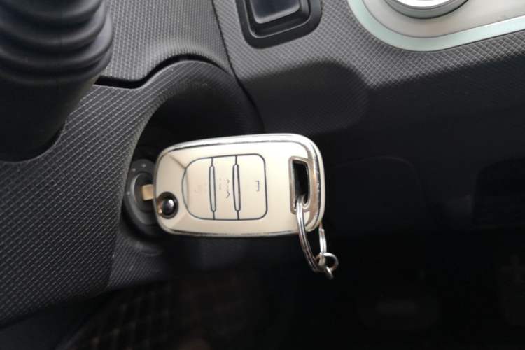 Used Wuling Hongguang MINIEV 2022 Macaron Premium Model – Lithium Ternary Battery Vehicle Key
