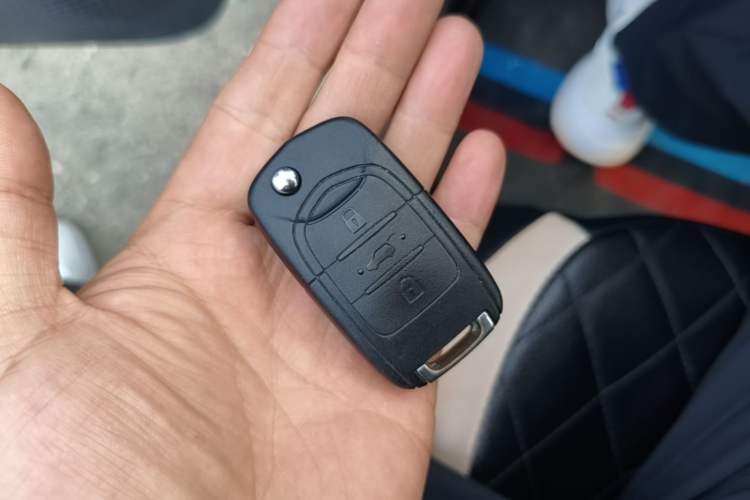 Used Wuling Hongguang MINIEV 2022 Macaron Fashion Model Lithium Iron Phosphate Vehicle Key