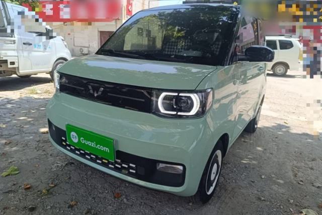 Używany Wuling Hongguang MINIEV 2022 Macaron Premium Model – Lithium Iron Phosphate