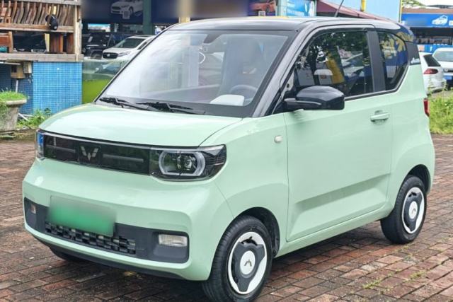 Ojetý Wuling Hongguang MINIEV 2022 Macaron Premium Model – Lithium Iron Phosphate