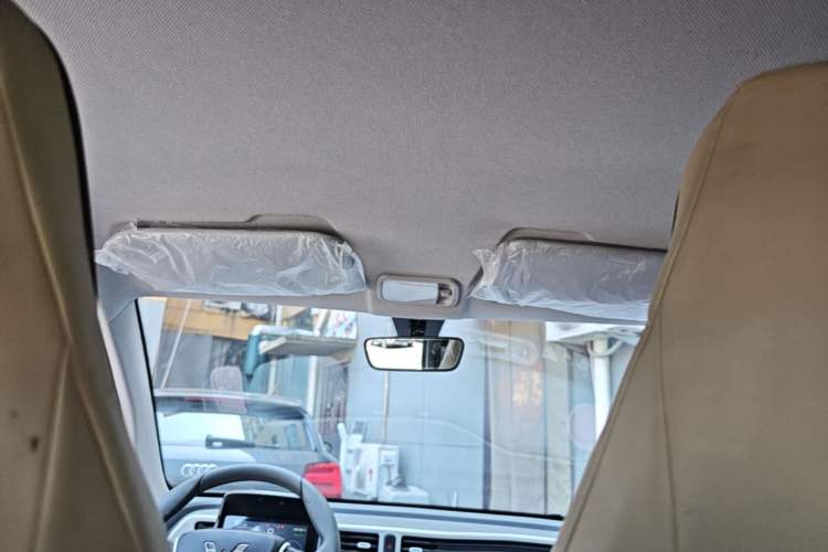 Used Wuling Hongguang MINIEV 2022 Macaron Premium Model – Lithium Iron Phosphate Headliner