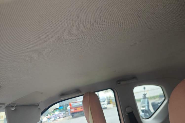 Used Wuling Hongguang MINIEV 2022 Macaron Premium Model – Lithium Iron Phosphate Headliner