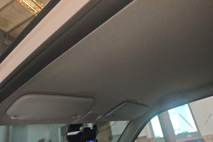 Used Wuling Hongguang MINIEV 2022 Macaron Premium Model – Lithium Iron Phosphate Headliner