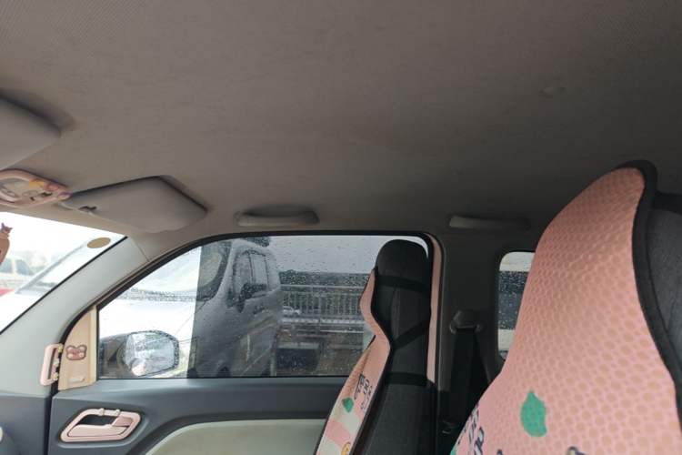Used Wuling Hongguang MINIEV 2022 Macaron Premium Model – Lithium Iron Phosphate Headliner