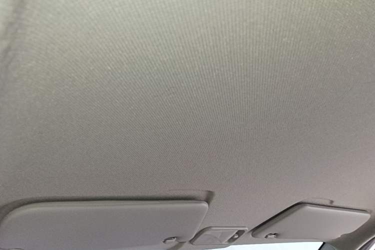 Used Wuling Hongguang MINIEV 2022 Macaron Premium Model – Lithium Iron Phosphate Headliner