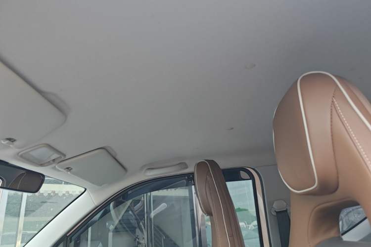 Used Wuling Hongguang MINIEV 2022 GAMEBOY 200km Gaming Edition with Lithium Iron Phosphate Headliner
