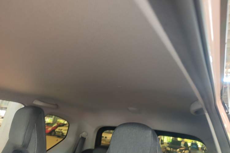 Used Wuling Hongguang MINIEV 2022 Macaron Premium Model – Lithium Iron Phosphate Headliner