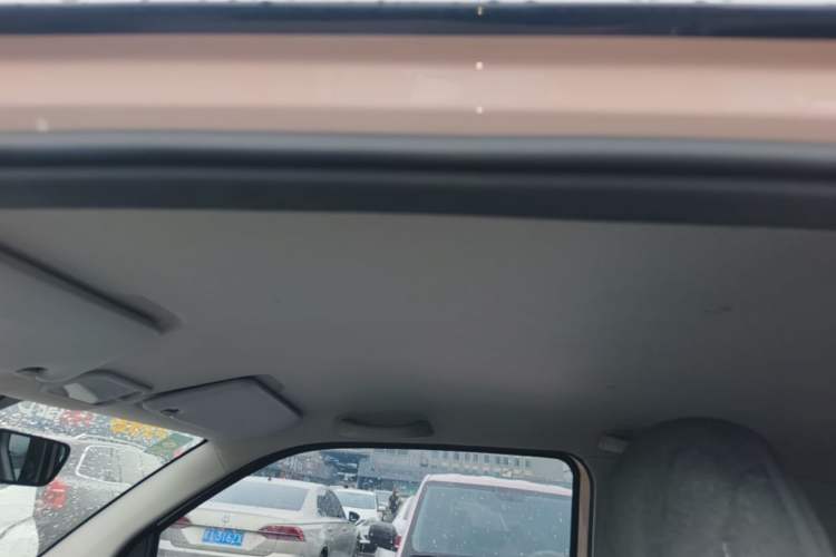 Used Wuling Hongguang MINIEV 2022 Macaron Premium Model – Lithium Iron Phosphate Headliner