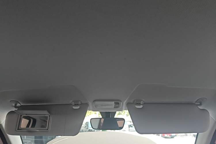 Used Wuling Hongguang MINIEV 2022 Macaron Premium Model – Lithium Iron Phosphate Headliner