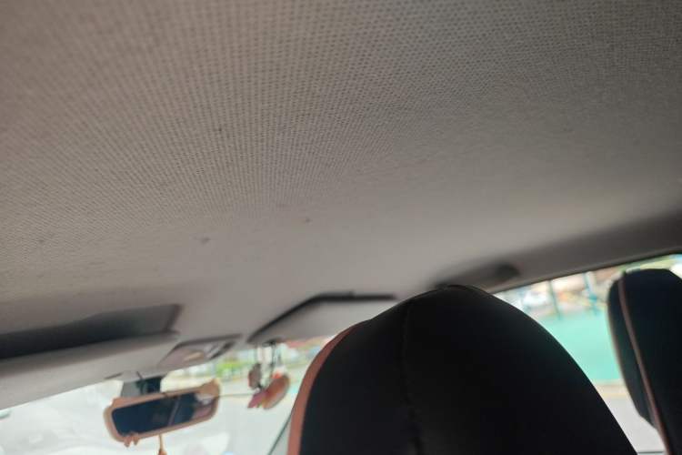 Used Wuling Hongguang MINIEV 2022 Macaron Premium Model – Lithium Iron Phosphate Headliner