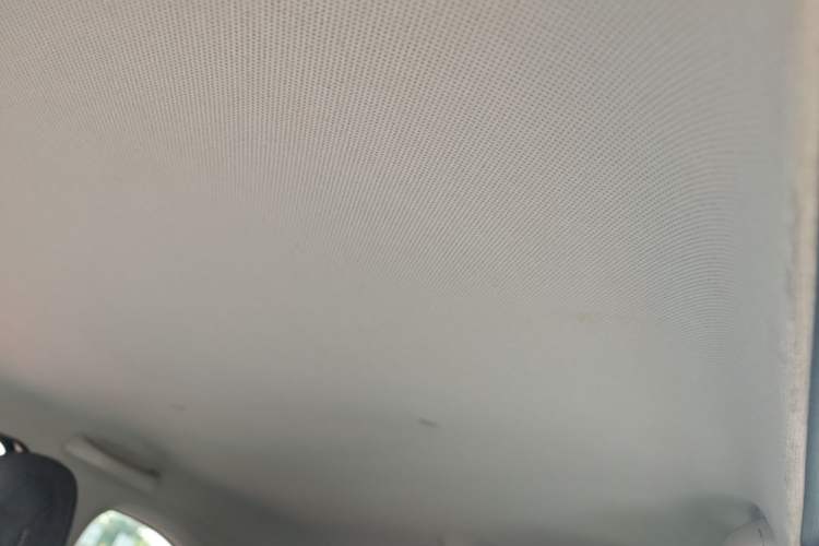 Used Wuling Hongguang MINIEV 2022 Macaron Fashion Model Lithium Iron Phosphate Headliner