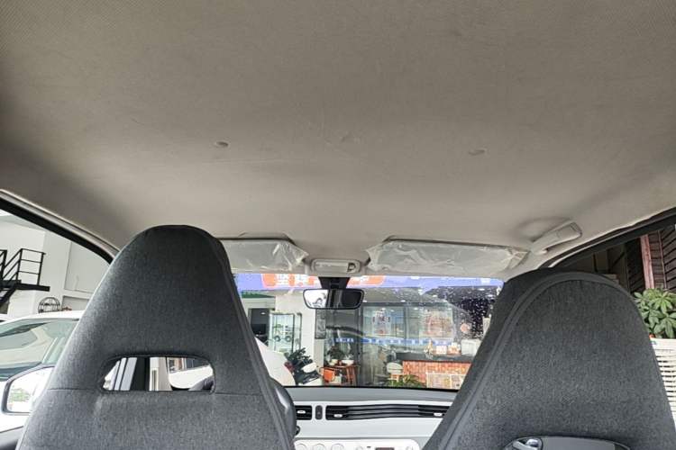Used Wuling Hongguang MINIEV 2022 Macaron Fashion Model Lithium Iron Phosphate Headliner