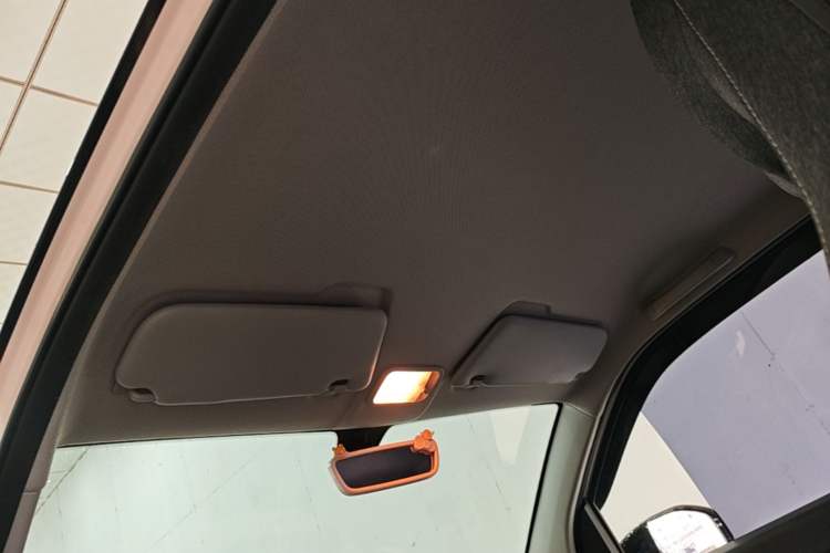 Used Wuling Hongguang MINIEV 2022 Macaron Fashion Model Lithium Iron Phosphate Headliner