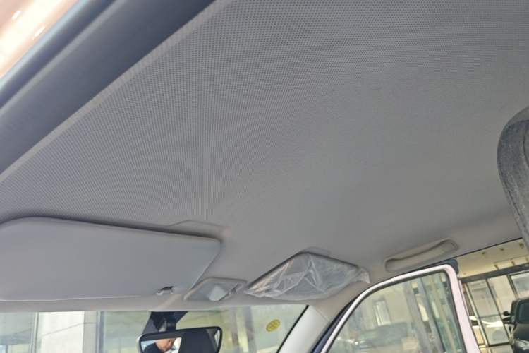 Used Wuling Hongguang MINIEV 2022 Macaron Premium Model – Lithium Iron Phosphate Headliner