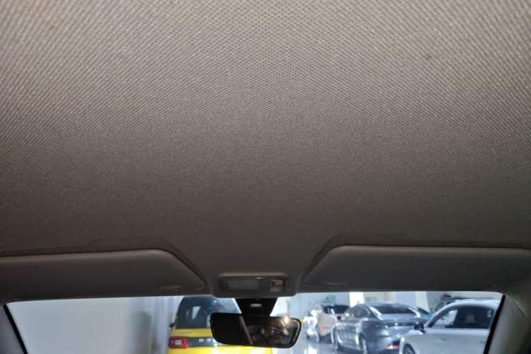 Used Wuling Hongguang MINIEV 2022 Macaron Premium Model – Lithium Iron Phosphate Headliner
