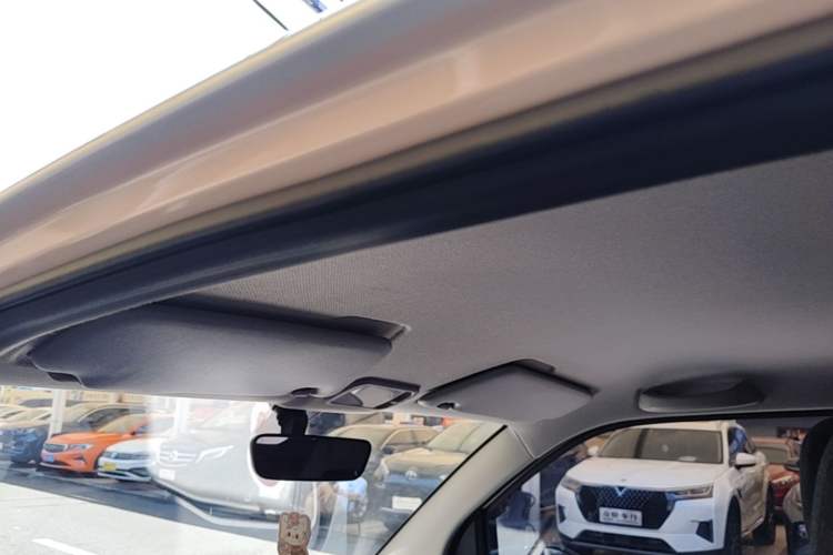 Used Wuling Hongguang MINIEV 2022 Macaron Premium Model – Lithium Ternary Battery Headliner