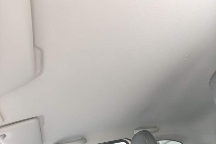 Used Wuling Hongguang MINIEV 2022 Macaron Premium Model – Lithium Iron Phosphate Headliner