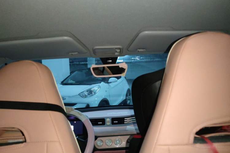 Used Wuling Hongguang MINIEV 2022 Macaron Premium Model – Lithium Iron Phosphate Headliner