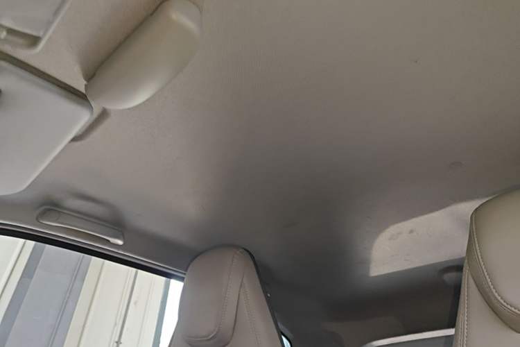 Used Wuling Hongguang MINIEV 2022 Macaron Premium Model – Lithium Iron Phosphate Headliner