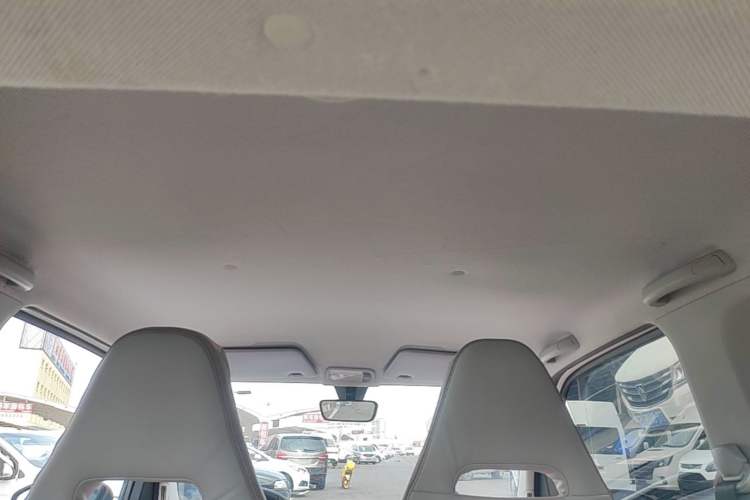 Used Wuling Hongguang MINIEV 2022 Macaron Premium Model – Lithium Iron Phosphate Headliner