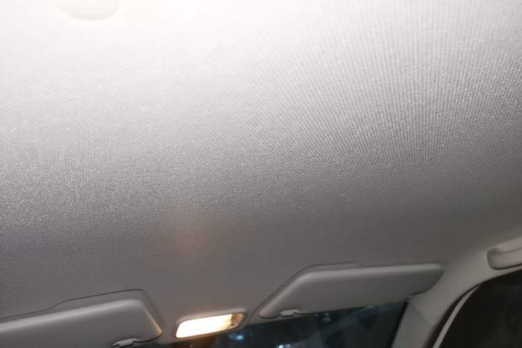 Used Wuling Hongguang MINIEV 2022 Macaron Premium Model – Lithium Iron Phosphate Headliner