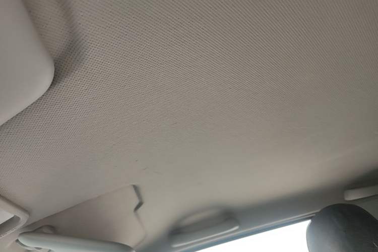 Used Wuling Hongguang MINIEV 2022 Macaron Premium Model – Lithium Iron Phosphate Headliner