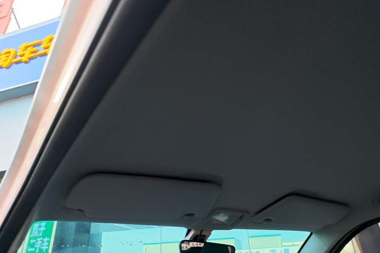Used Wuling Hongguang MINIEV 2022 Macaron Premium Model – Lithium Iron Phosphate Headliner