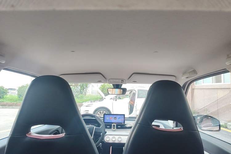Used Wuling Hongguang MINIEV 2022 Macaron Premium Model – Lithium Iron Phosphate Headliner