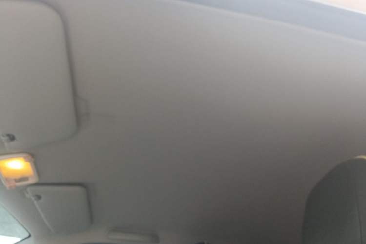 Used Wuling Hongguang MINIEV 2022 Macaron Premium Model – Lithium Iron Phosphate Headliner