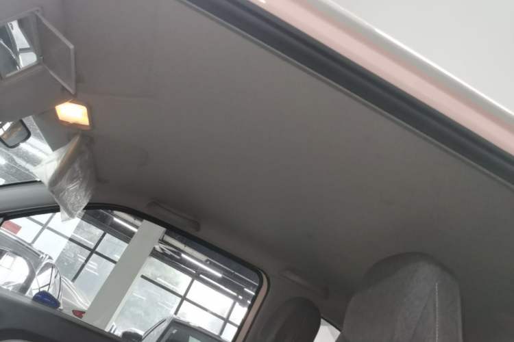 Used Wuling Hongguang MINIEV 2022 Macaron Premium Model – Lithium Iron Phosphate Headliner