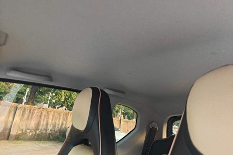 Used Wuling Hongguang MINIEV 2022 Macaron Premium Model – Lithium Iron Phosphate Headliner