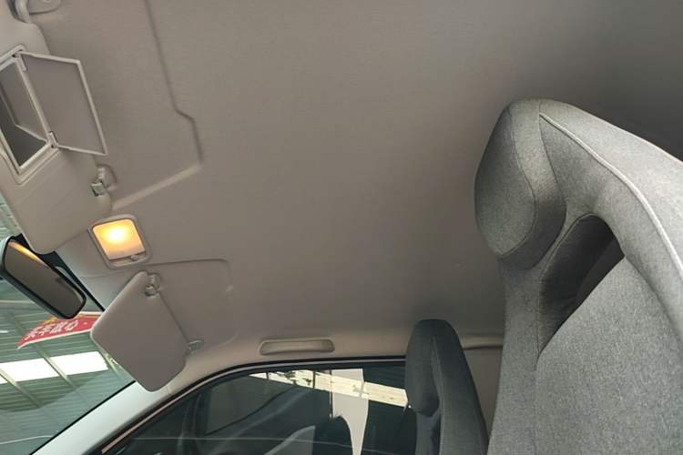 Used Wuling Hongguang MINIEV 2022 Macaron Premium Model – Lithium Iron Phosphate Headliner