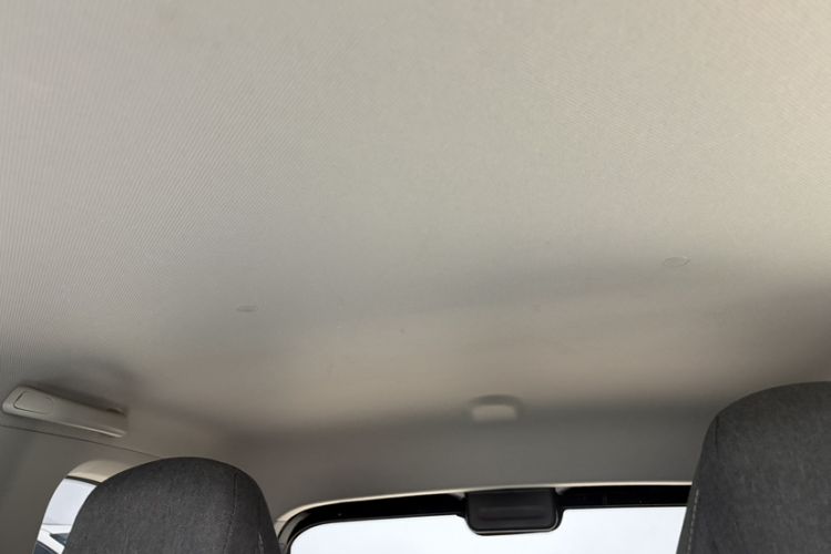Used Wuling Hongguang MINIEV 2022 Macaron Premium Model – Lithium Iron Phosphate Headliner