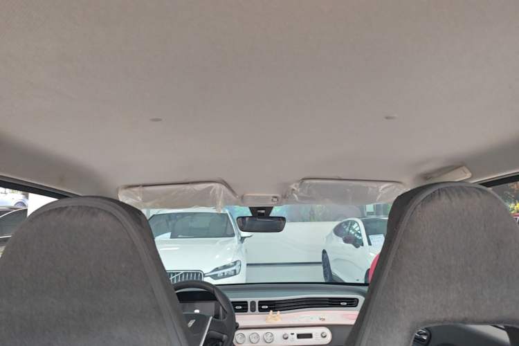 Used Wuling Hongguang MINIEV 2022 Macaron Fashion Model Lithium Iron Phosphate Headliner