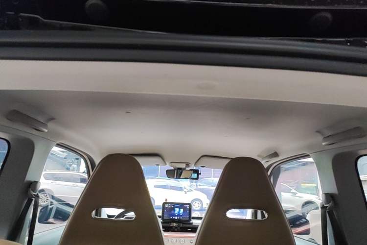 Used Wuling Hongguang MINIEV 2022 GAMEBOY 200km Gaming Edition with Lithium Iron Phosphate Headliner