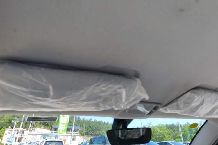 Used Wuling Hongguang MINIEV 2022 Macaron Premium Model – Lithium Iron Phosphate Headliner
