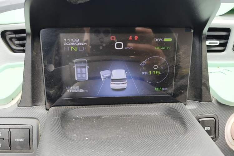 Used Wuling Hongguang MINIEV 2022 Macaron Fashion Model Lithium Iron Phosphate Instrument Cluster