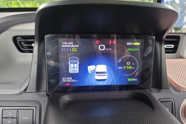 Used Wuling Hongguang MINIEV 2022 Macaron Fashion Model Lithium Iron Phosphate Instrument Cluster