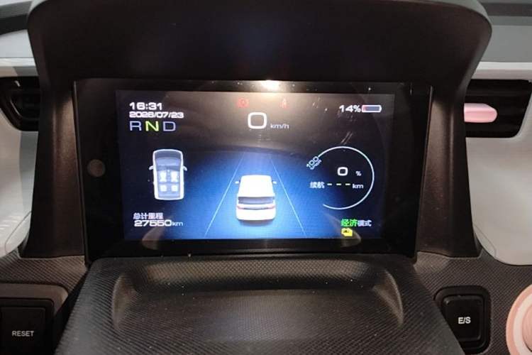 Used Wuling Hongguang MINIEV 2022 Macaron Fashion Model Lithium Iron Phosphate Instrument Cluster