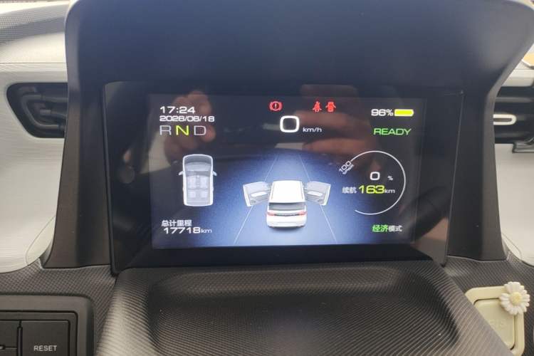 Used Wuling Hongguang MINIEV 2022 Macaron Premium Model – Lithium Iron Phosphate Instrument Cluster